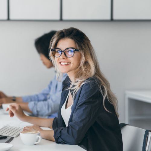 Alumna realizando nuestro curso intensivo de inglés B2 online